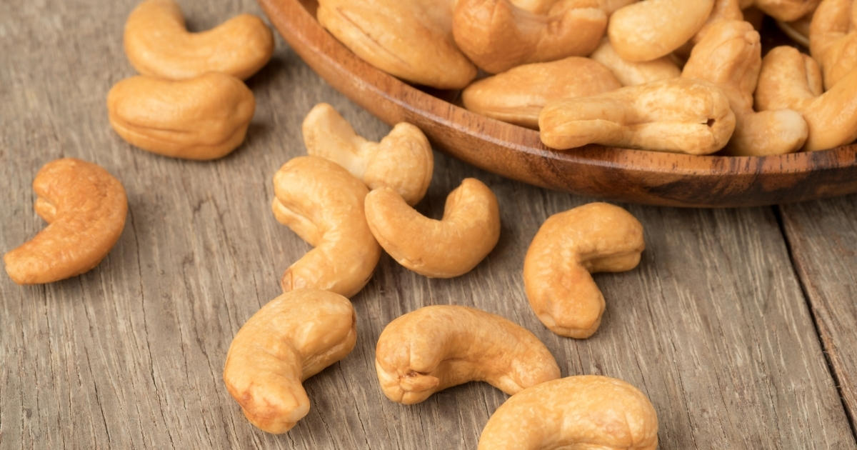 cashew-nuts-raw-or-roasted